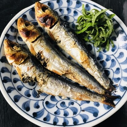 上手く焼くことができたと思います。
頭も骨もすべて食べることができて美味しかったです。